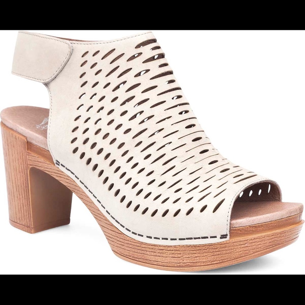 Dansko leather Danae sandal in Oyster color